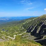 Enjoyharrachov - Atraktivni Slunny Klimatizovany 24 V Centru Harrachova Se Saunou, Parkovanim, Wifi-wlan, Sat, Herni Konzoli, Netflix Zdarma A Moznosti Dobijeni Auta Jen 150m Od Lanovky Harrachov