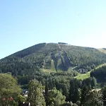 Enjoyharrachov - Atraktivni Slunny Klimatizovany 24 V Centru Harrachova Se Saunou, Parkovanim, Wifi-wlan, Sat, Herni Konzoli, Netflix Zdarma A Moznosti Dobijeni Auta Jen 150m Od Lanovky