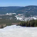 Appartement Enjoyharrachov - Atraktivni Slunny Klimatizovany 24 V Centru Harrachova Se Saunou, Parkovanim, Wifi-wlan, Sat, Herni Konzoli, Netflix Zdarma A Moznosti Dobijeni Auta Jen 150m Od Lanovky