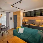 Appartement Enjoyharrachov - Atraktivni Slunny Klimatizovany 24 V Centru Harrachova Se Saunou, Parkovanim, Wifi-wlan, Sat, Herni Konzoli, Netflix Zdarma A Moznosti Dobijeni Auta Jen 150m Od Lanovky