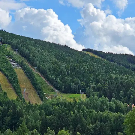 Lejlighed Enjoyharrachov - Atraktivni Slunny Klimatizovany 24 V Centru Harrachova S Velkou Terasou, Saunou, Parkovanim, Wifi-wlan, Sat, Herni Konzoli, Netflix Zdarma A Moznosti Dobijeni Auta Jen 150m Od Lanovky