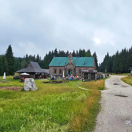 Διαμέρισμα Enjoyharrachov - Atraktivni Slunny Klimatizovany 24 V Centru Harrachova Se Saunou, Parkovanim, Wifi-wlan, Sat, Herni Konzoli, Netflix Zdarma A Moznosti Dobijeni Auta Jen 150m Od Lanovky