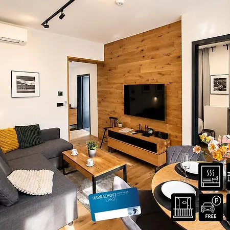 Lägenhet Enjoyharrachov - Atraktivni Slunny Klimatizovany 24 V Centru Harrachova S Velkou Terasou, Saunou, Parkovanim, Wifi-wlan, Sat, Herni Konzoli, Netflix Zdarma A Moznosti Dobijeni Auta Jen 150m Od Lanovky *